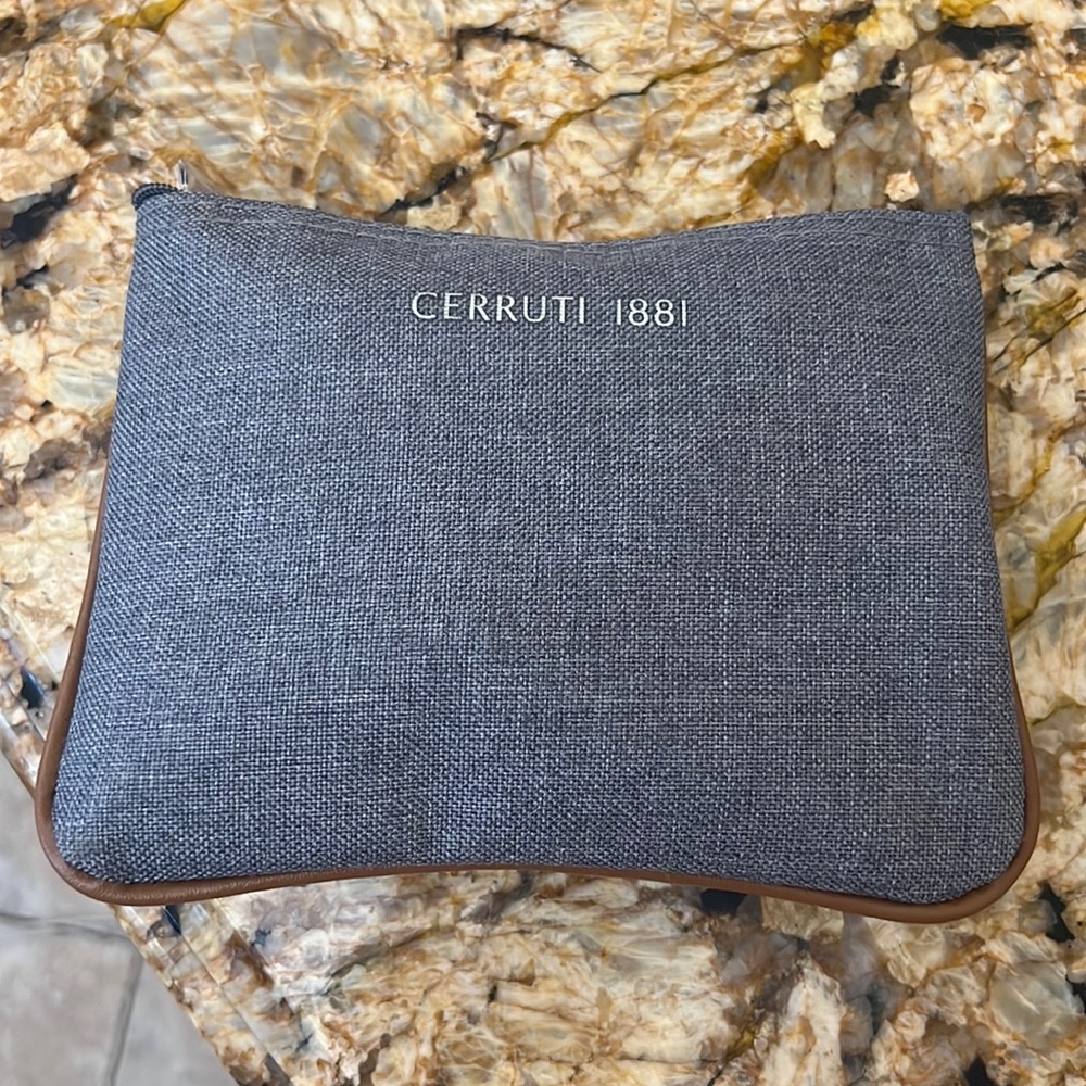 New Lufthansa Travel Case by Cerruti 1881